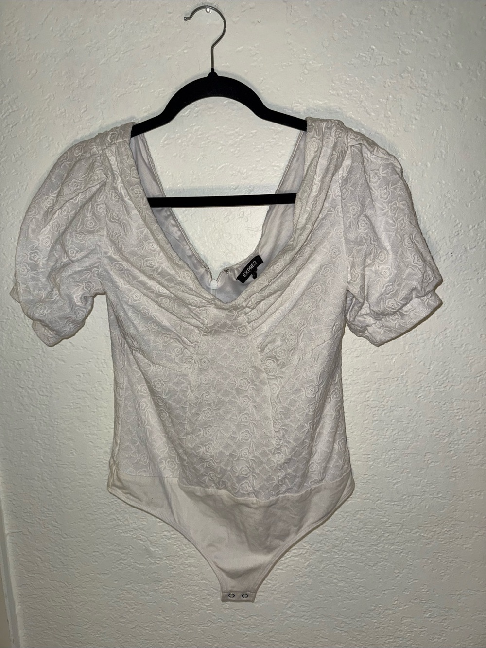 Express White Lace Puff-Sleeve Bodysuit